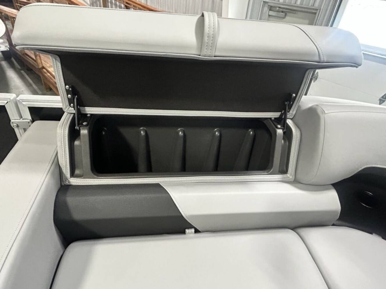 A photo of this 2026 Sun Tracker Party Barge® 22 RF XP3