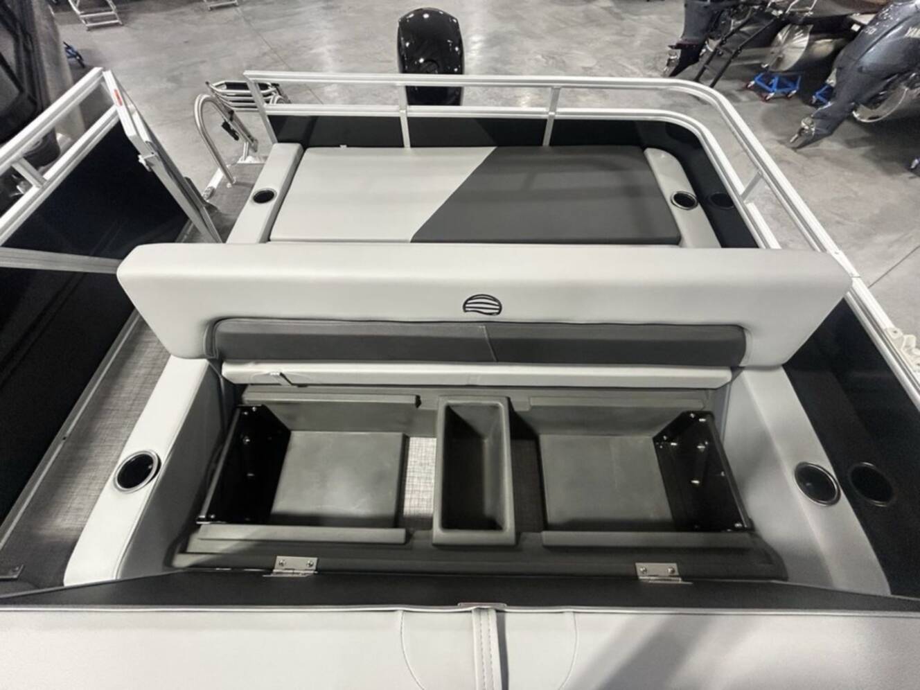 A photo of this 2026 Sun Tracker Party Barge® 22 RF XP3
