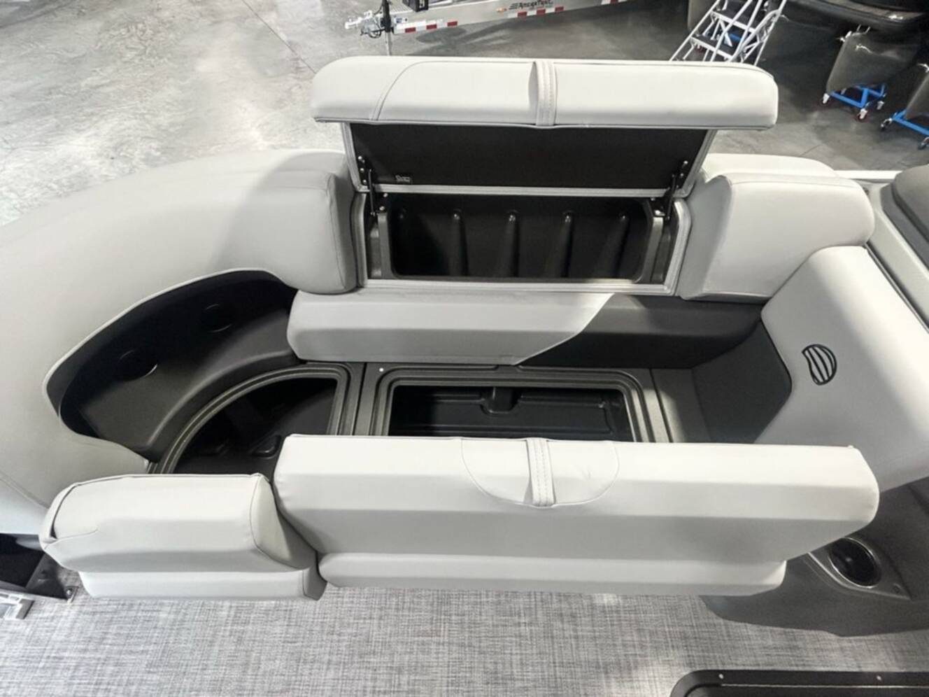 A photo of this 2026 Sun Tracker Party Barge® 22 RF XP3