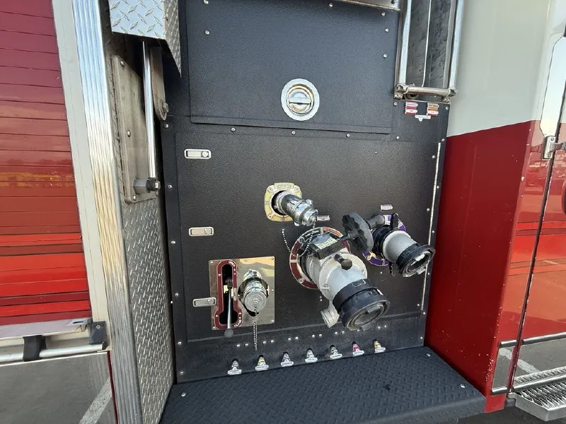 2015 ROSENBAUER COMMANDER PUMPER