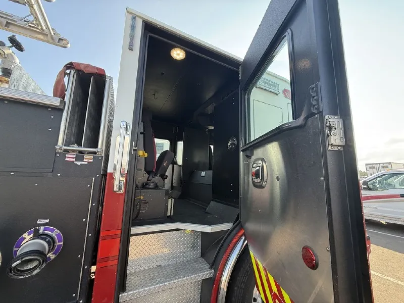2015 ROSENBAUER COMMANDER PUMPER