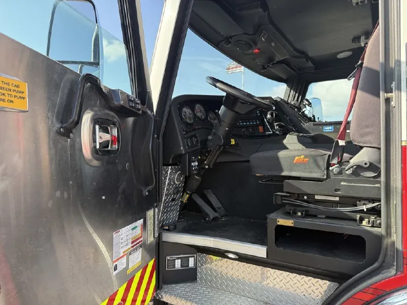 2015 ROSENBAUER COMMANDER PUMPER