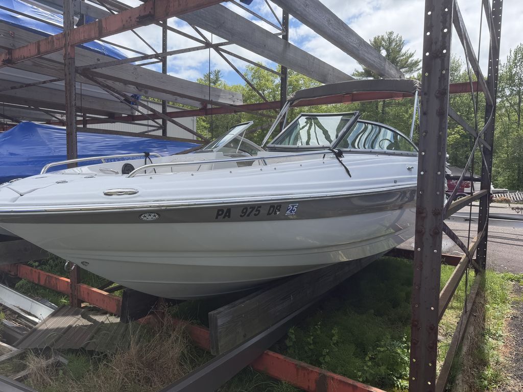 2008 Crownline 220LS Stern Drive boat