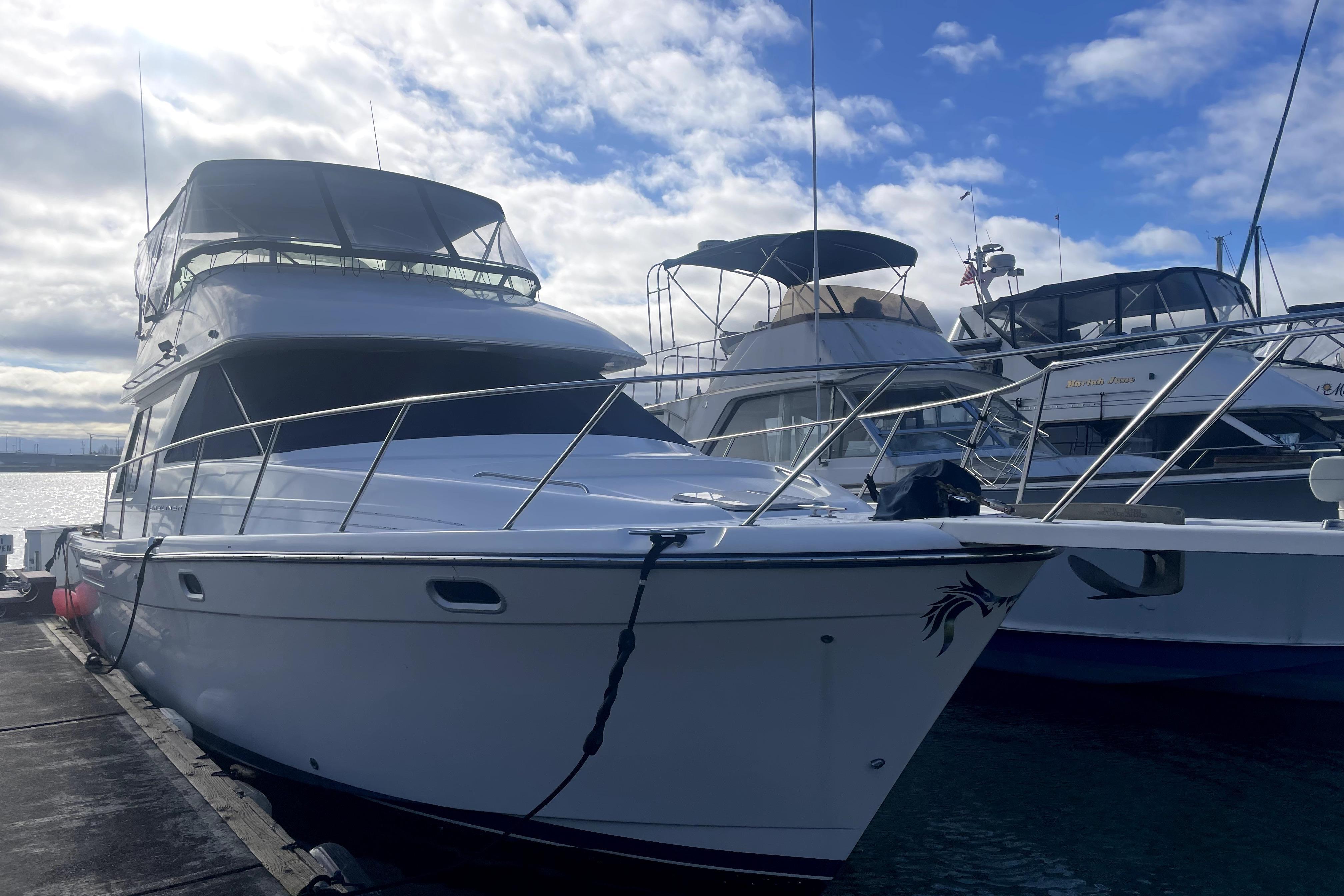2001 Bayliner 3988 Command Bridge Motoryacht in seattle WA