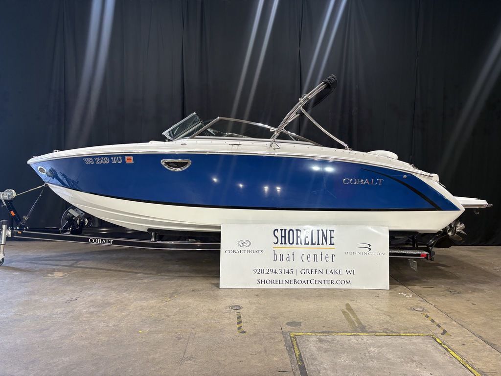 2016 Cobalt Boats R5 R8 in green lake WI