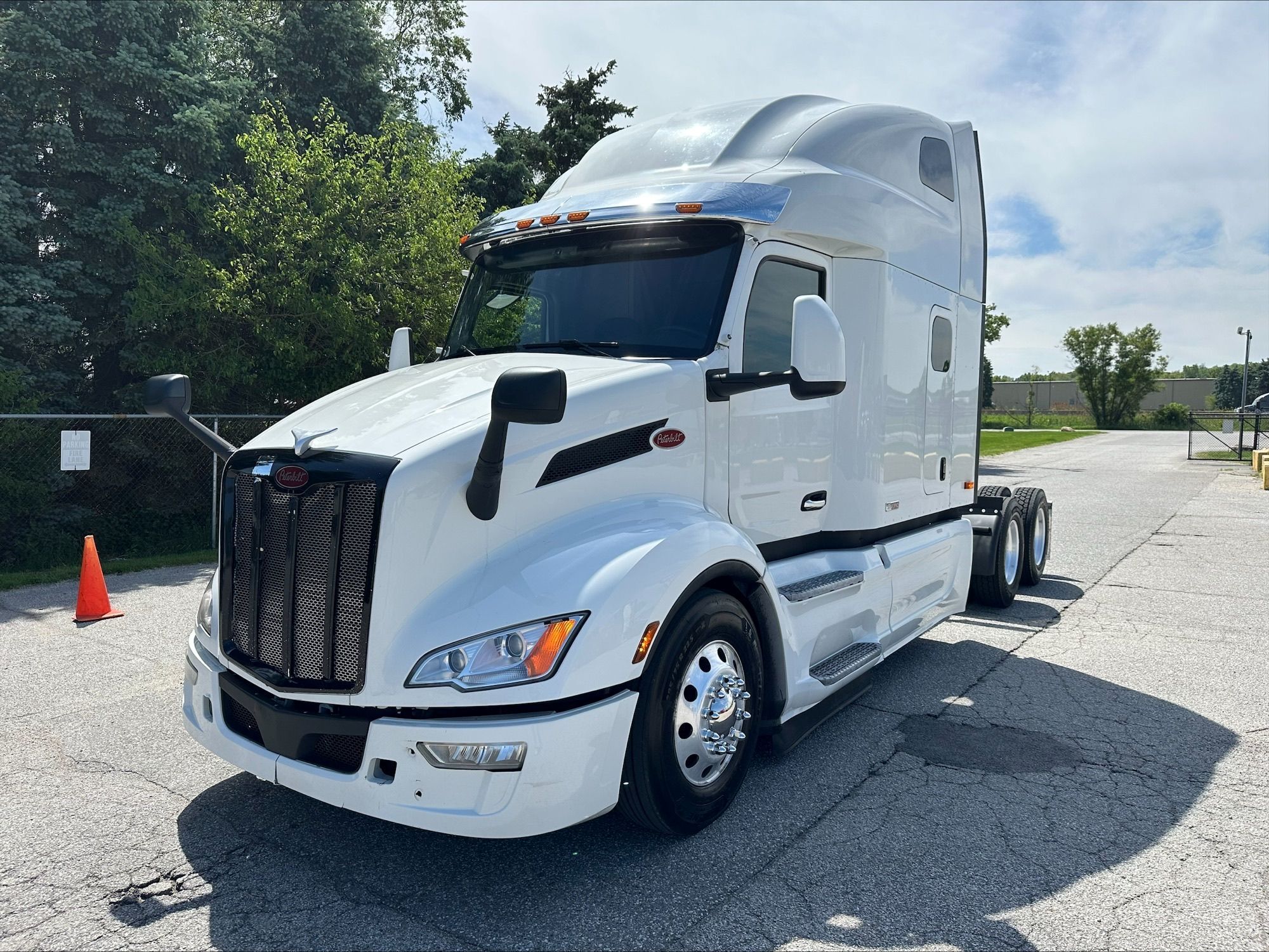 2023 PETERBILT 579 in Portage, IN