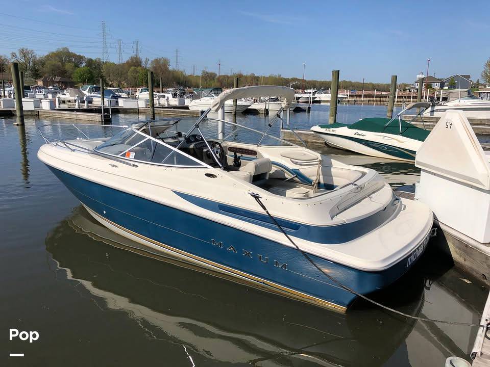 1996 Maxum 2300 SC in portage IN