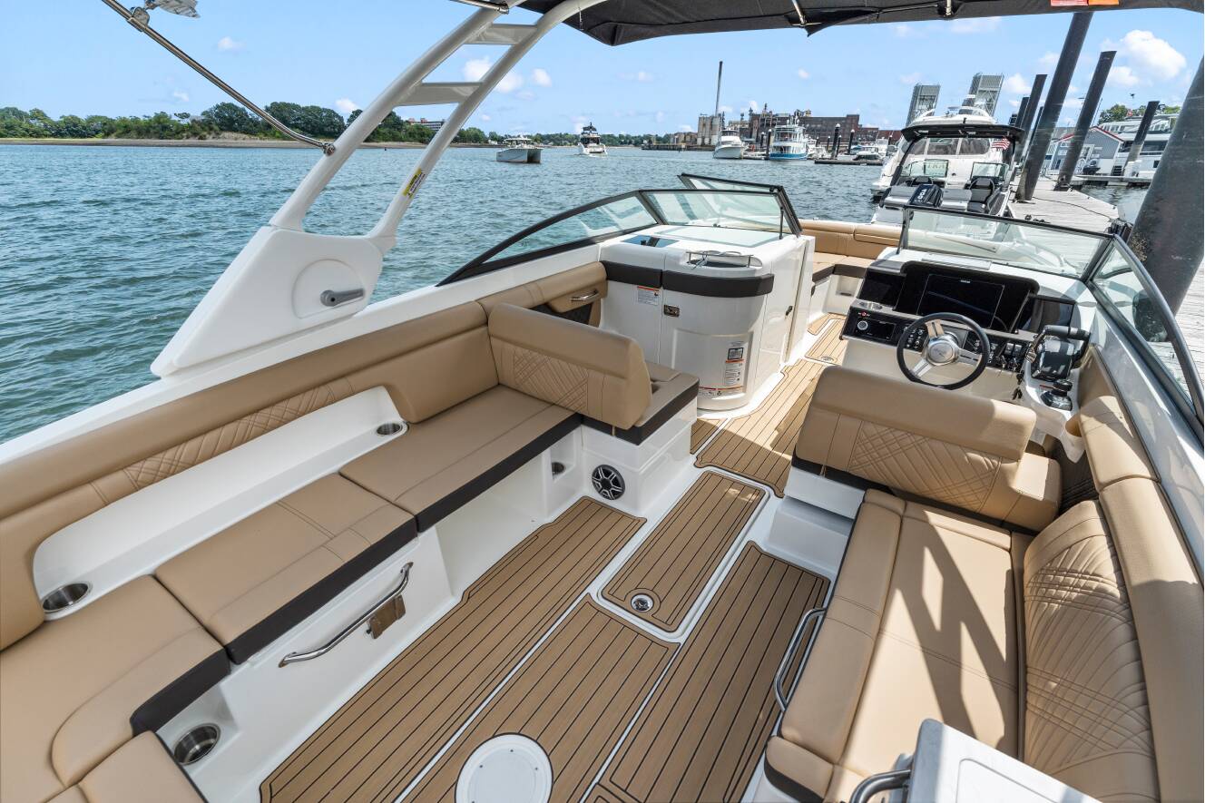 A photo of this 2026 Sea Ray SDX 290 Outboard