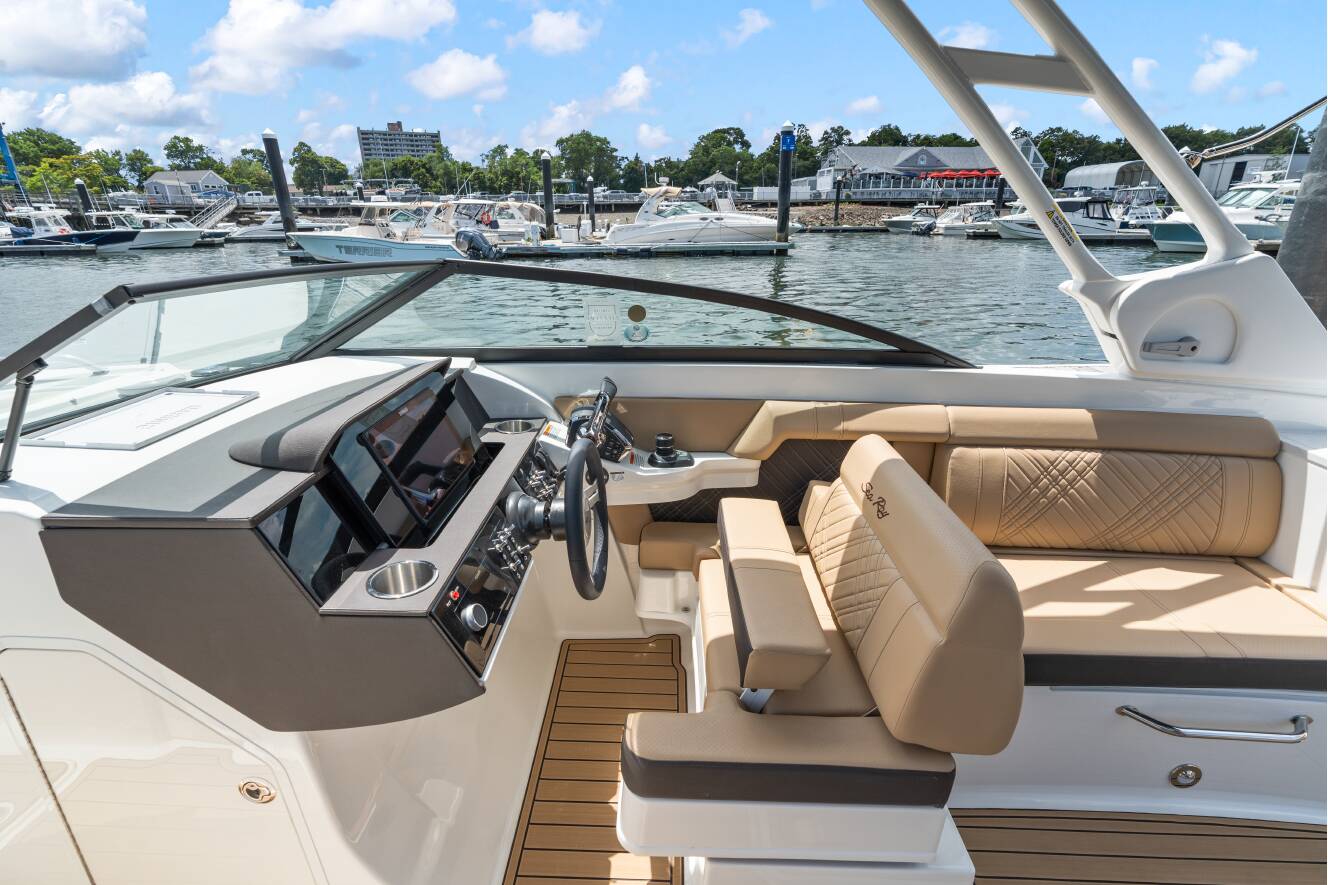 A photo of this 2026 Sea Ray SDX 290 Outboard