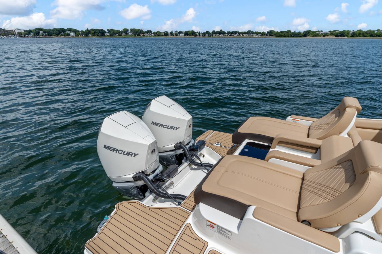 A photo of this 2026 Sea Ray SDX 290 Outboard