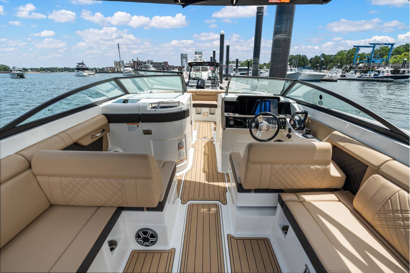 A photo of this 2026 Sea Ray SDX 290 Outboard
