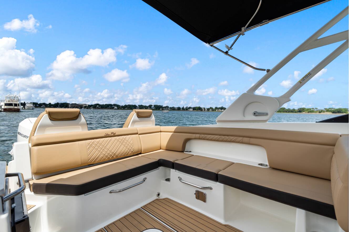 A photo of this 2026 Sea Ray SDX 290 Outboard