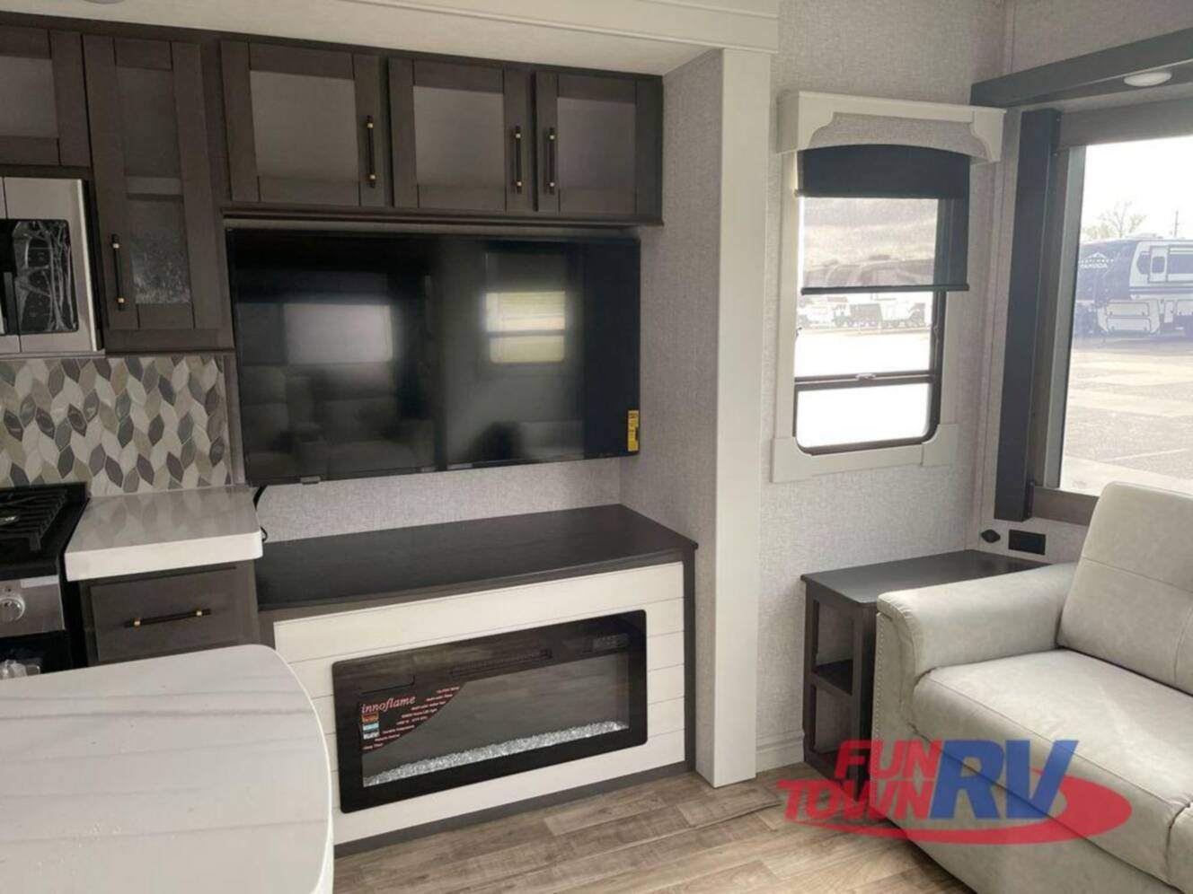A photo of this 2025 Redwood Rv Regency 3721FDB