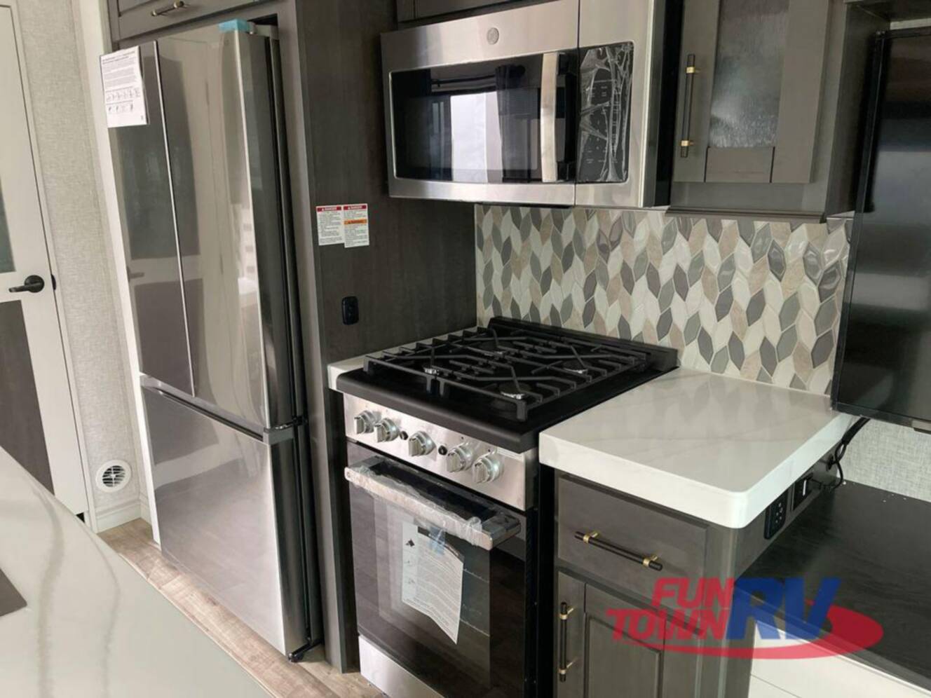 A photo of this 2025 Redwood Rv Regency 3721FDB
