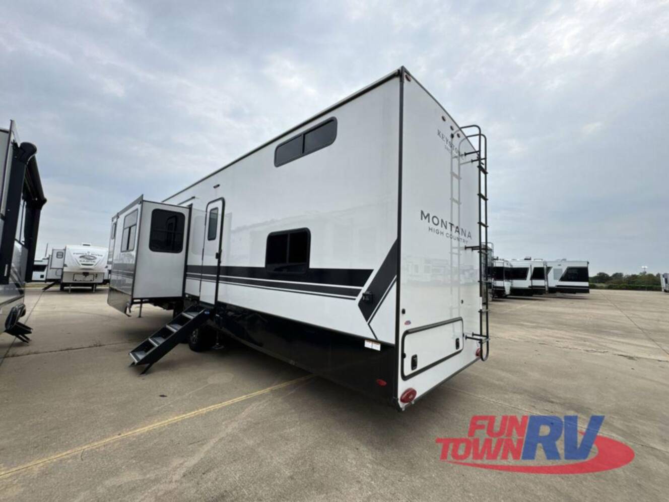 A photo of this 2026 Keystone Rv Montana High Country 377FL