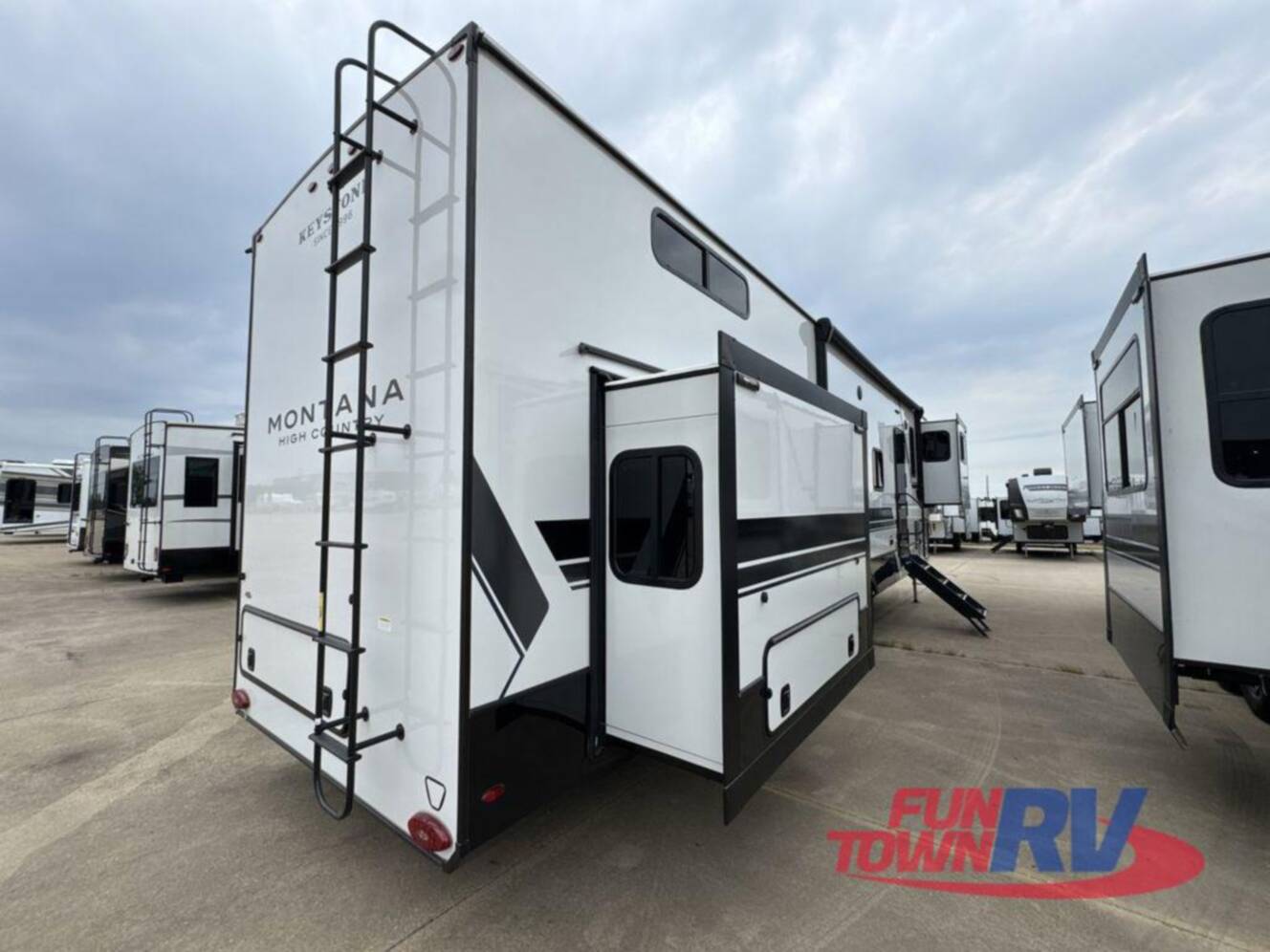 A photo of this 2026 Keystone Rv Montana High Country 377FL