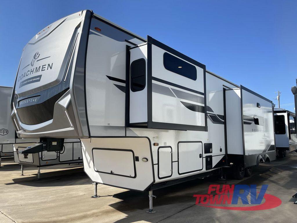 2025 Coachmen Rv Brookstone 318RLL in orange TX