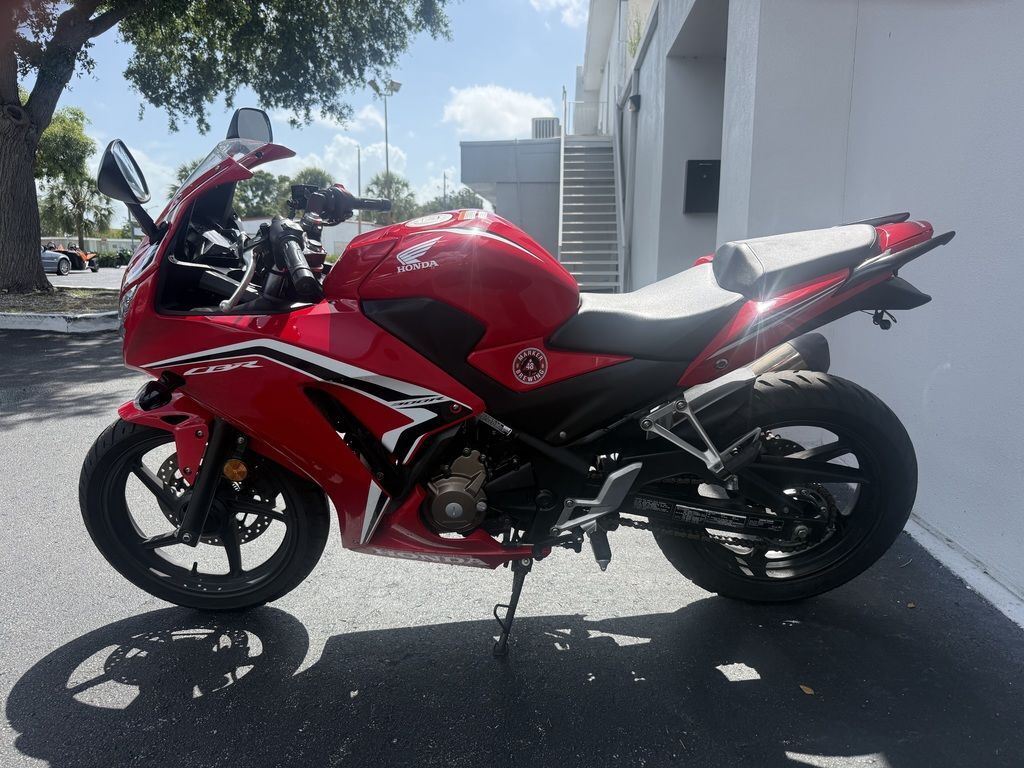2022 Honda CBR300R ABS in elmhurst IL
