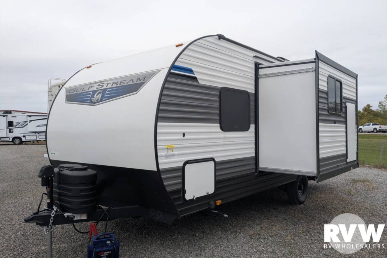 A photo of this 2027 Gulf Stream Ameri-Lite Ultra Lite 228SB