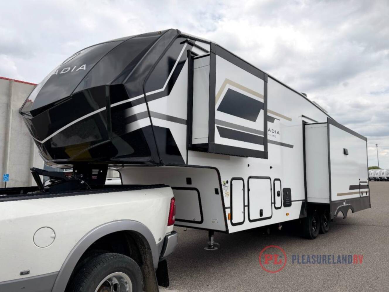 A photo of this 2026 Keystone Rv Arcadia Super Lite 292SLRL