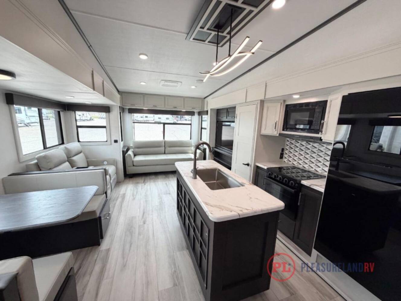 A photo of this 2026 Keystone Rv Arcadia Super Lite 292SLRL