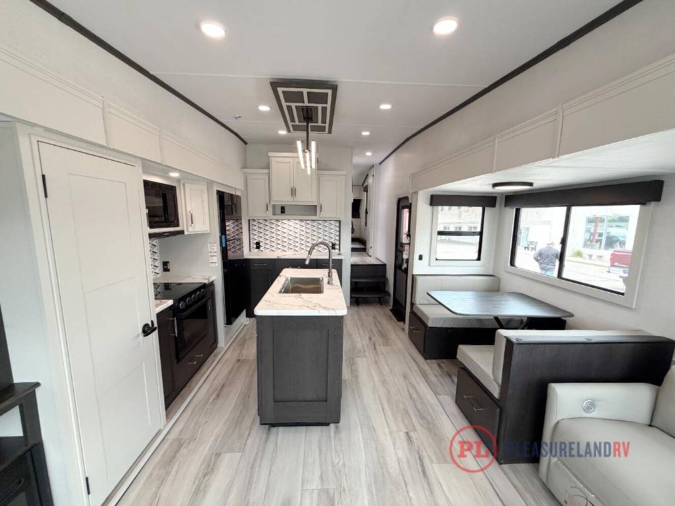 A photo of this 2026 Keystone Rv Arcadia Super Lite 292SLRL