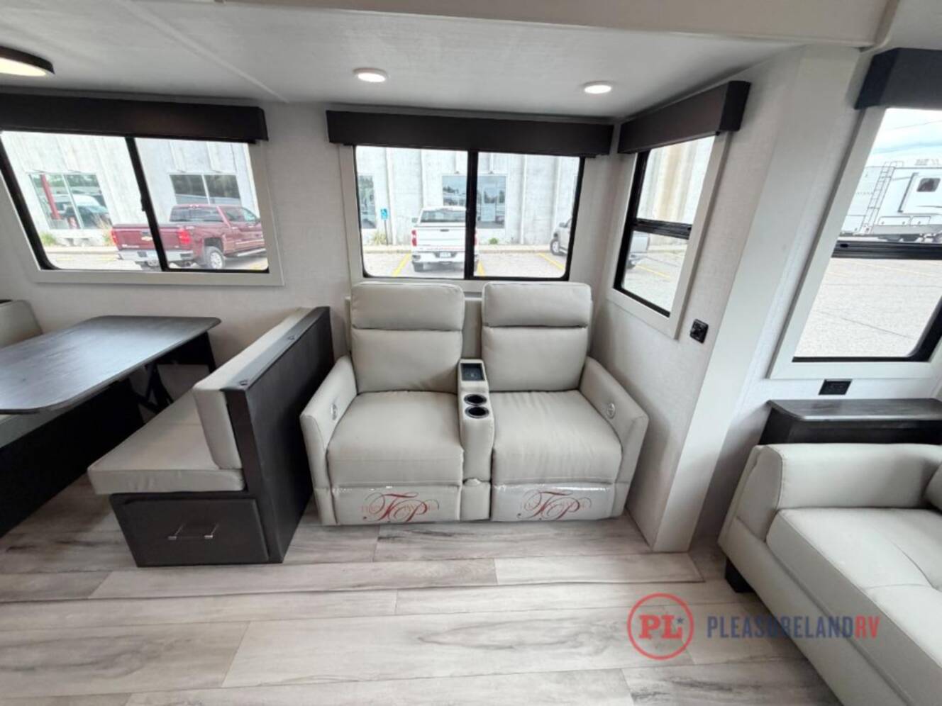A photo of this 2026 Keystone Rv Arcadia Super Lite 292SLRL