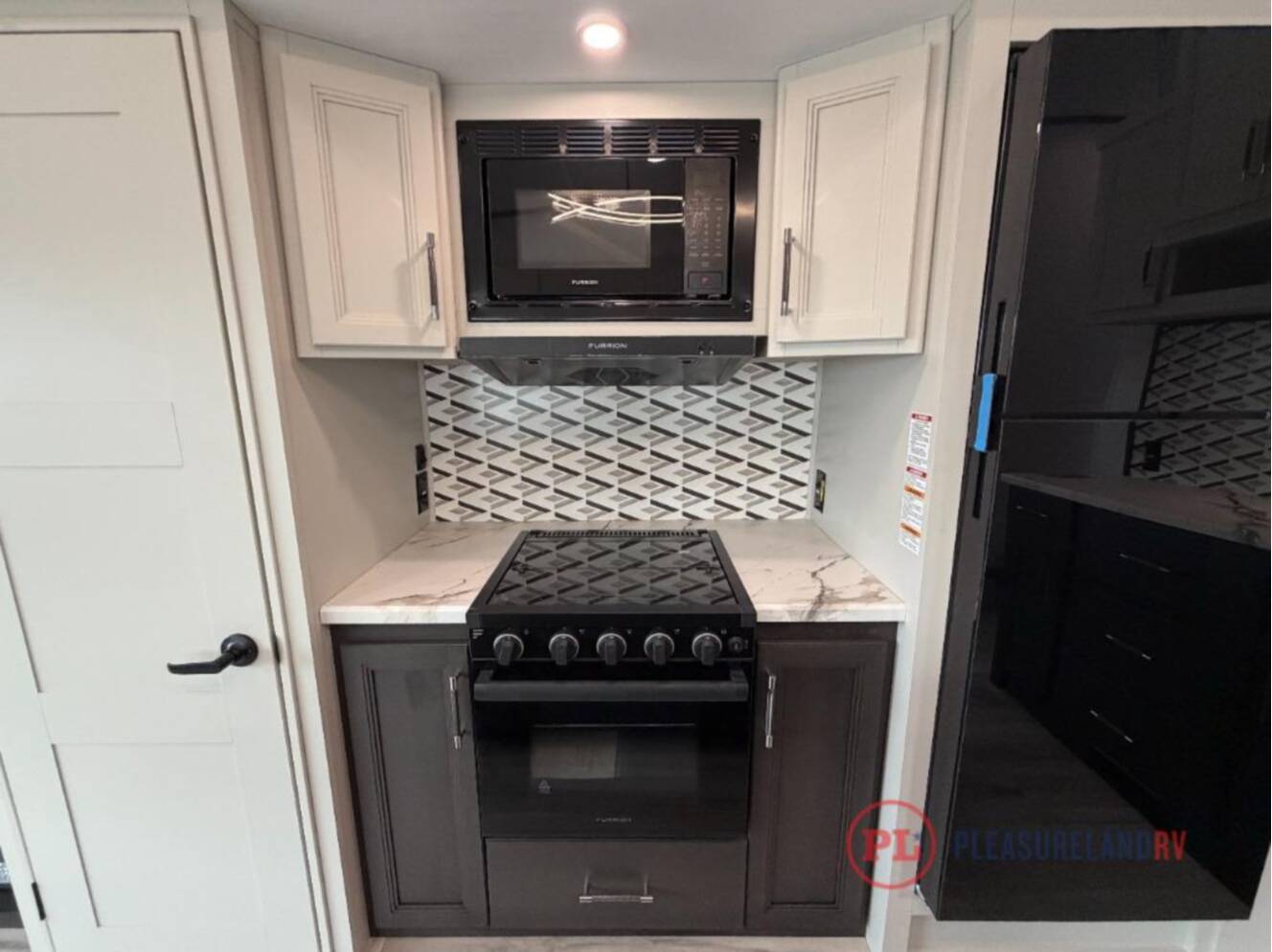 A photo of this 2026 Keystone Rv Arcadia Super Lite 292SLRL