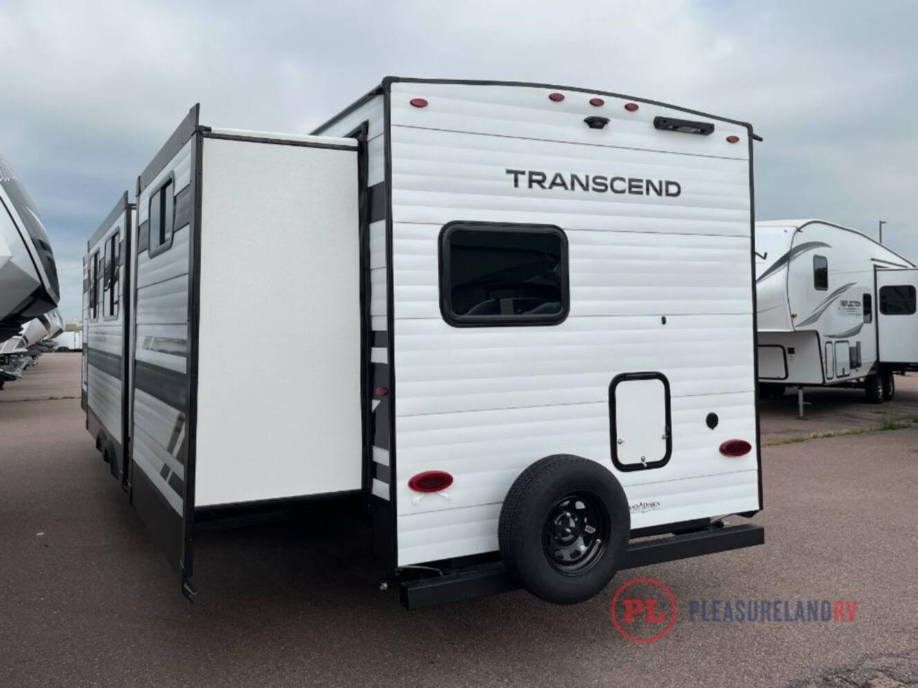 A photo of this 2026 Grand Design Transcend 335BHT