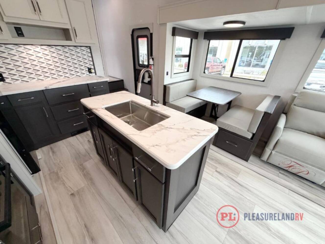 A photo of this 2026 Keystone Rv Arcadia Super Lite 292SLRL