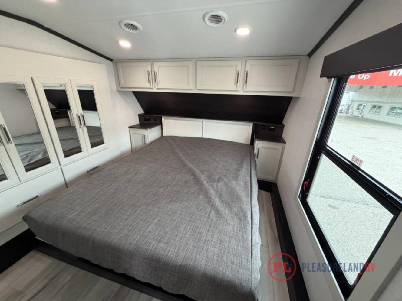 A photo of this 2026 Keystone Rv Arcadia Super Lite 292SLRL