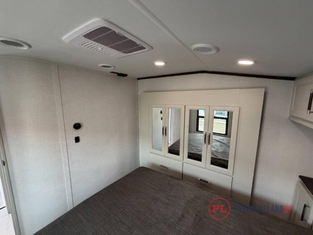 A photo of this 2026 Keystone Rv Arcadia Super Lite 292SLRL