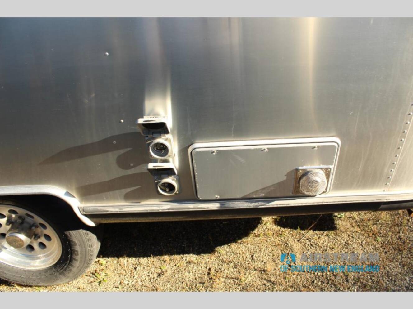 A photo of this 2016 Airstream International Serenity International serenity 25 fbq