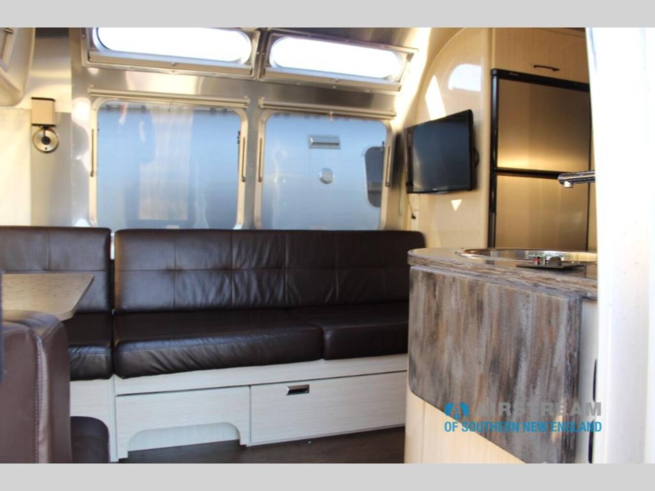 A photo of this 2016 Airstream International Serenity International serenity 25 fbq