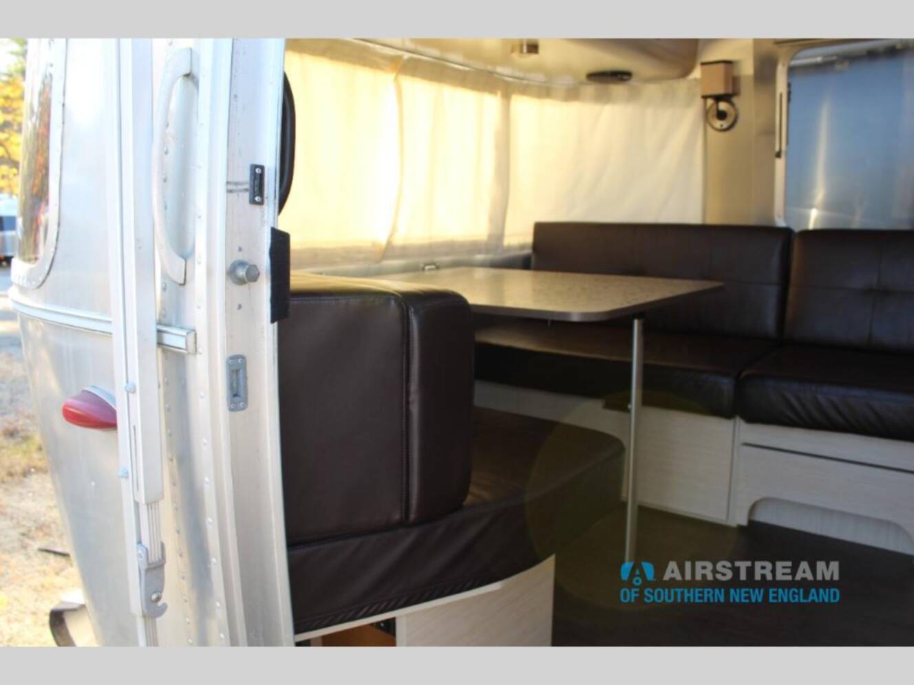 A photo of this 2016 Airstream International Serenity International serenity 25 fbq