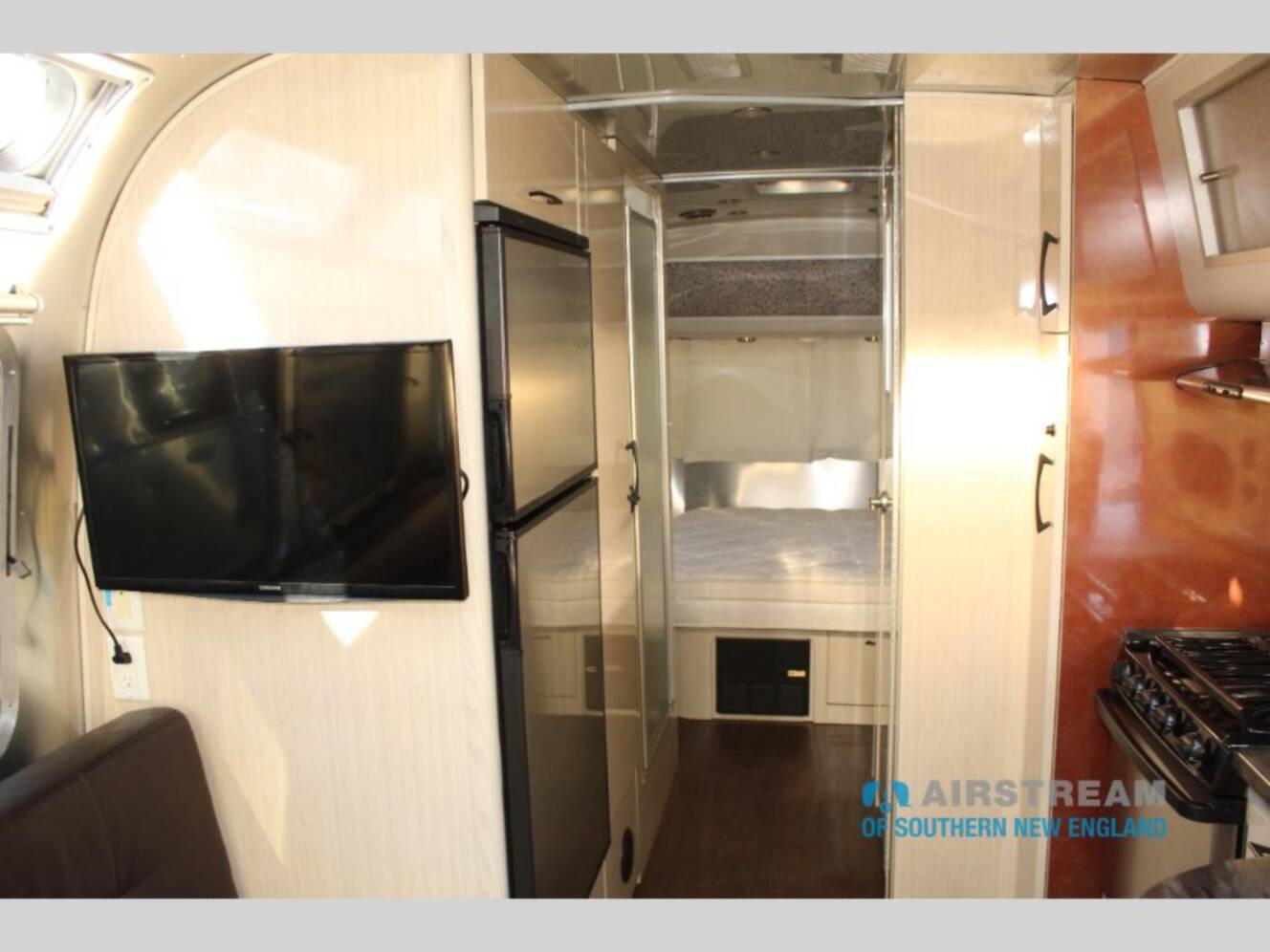 A photo of this 2016 Airstream International Serenity International serenity 25 fbq
