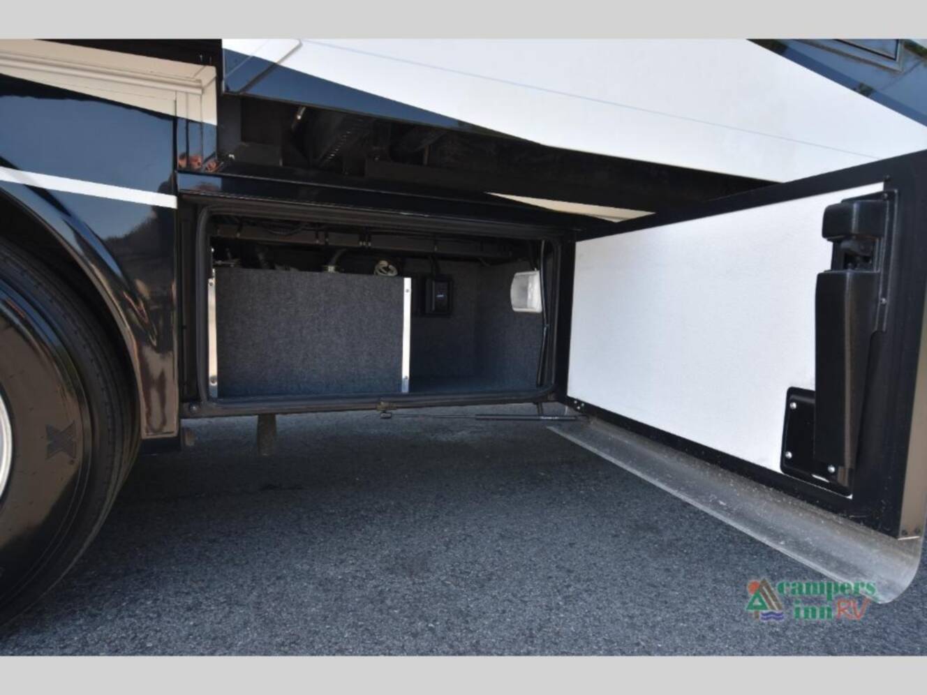 A photo of this 2025 Newmar Bay Star 3626