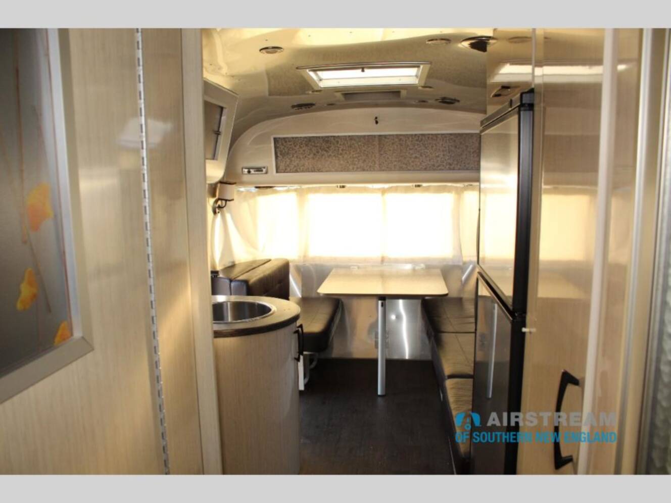 A photo of this 2016 Airstream International Serenity International serenity 25 fbq