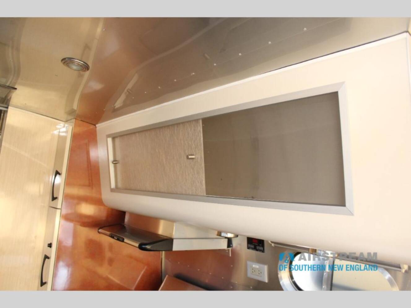 A photo of this 2016 Airstream International Serenity International serenity 25 fbq
