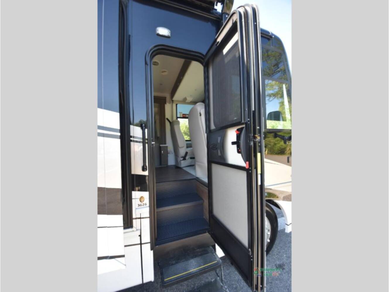 A photo of this 2025 Newmar Bay Star 3626