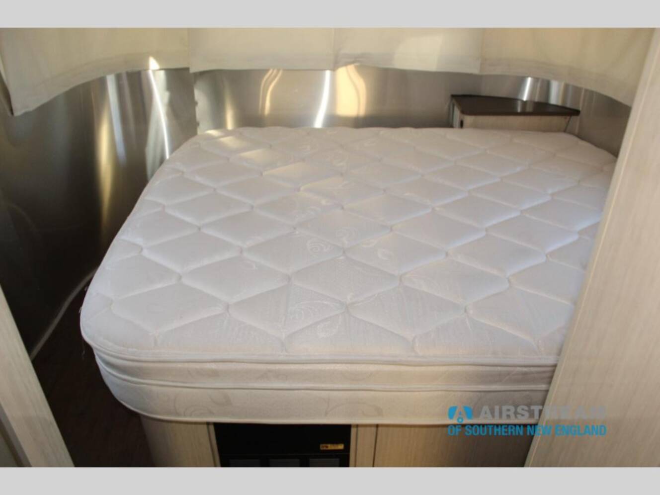 A photo of this 2016 Airstream International Serenity International serenity 25 fbq