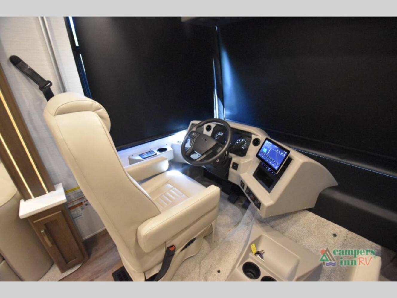 A photo of this 2025 Newmar Bay Star 3626