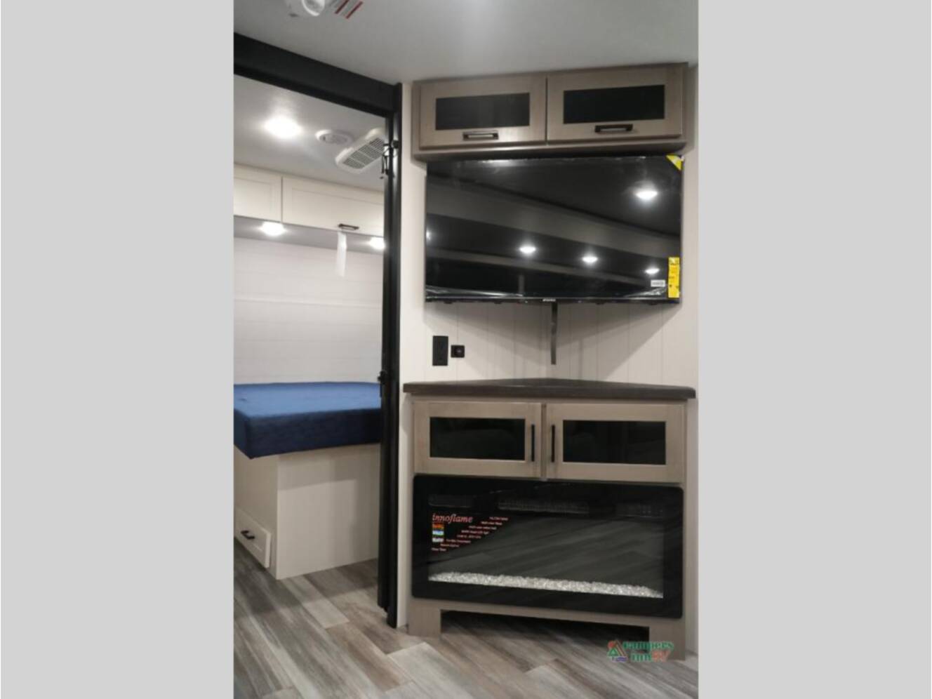 A photo of this 2025 Jayco Jay Feather 29BHB