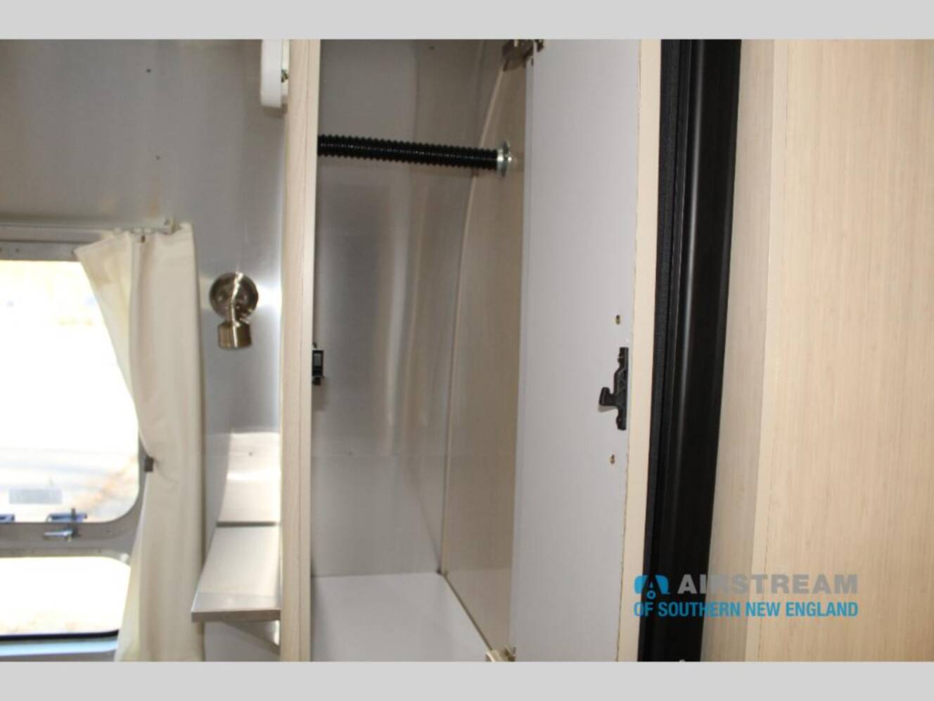 A photo of this 2016 Airstream International Serenity International serenity 25 fbq