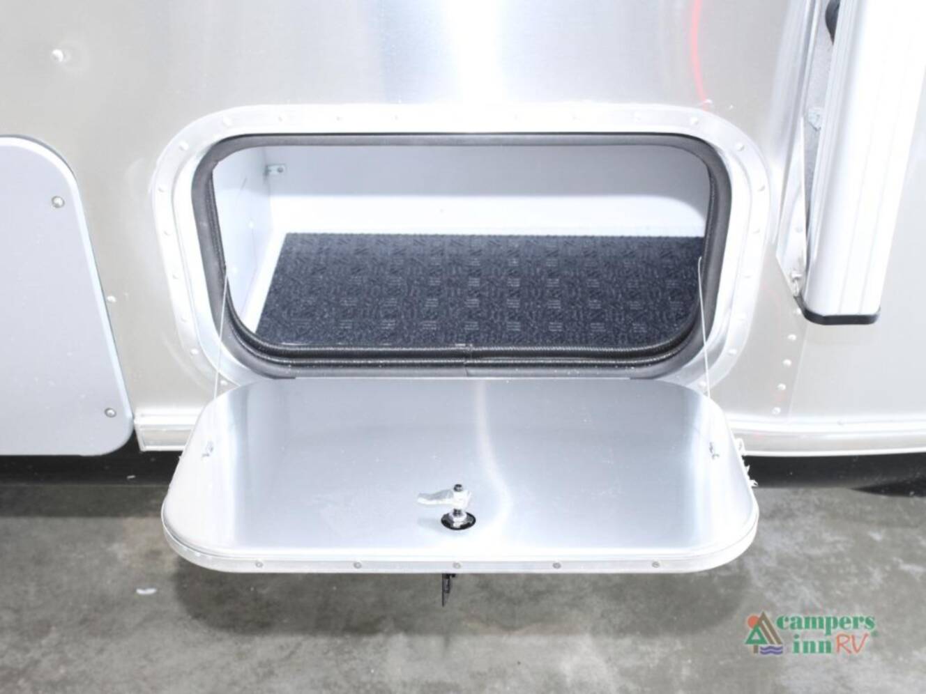 A photo of this 2026 Airstream Globetrotter 25FBT