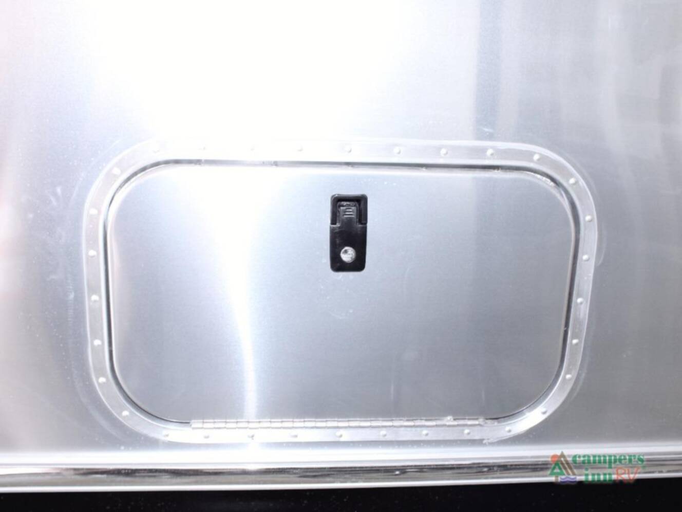 A photo of this 2026 Airstream Globetrotter 25FBT