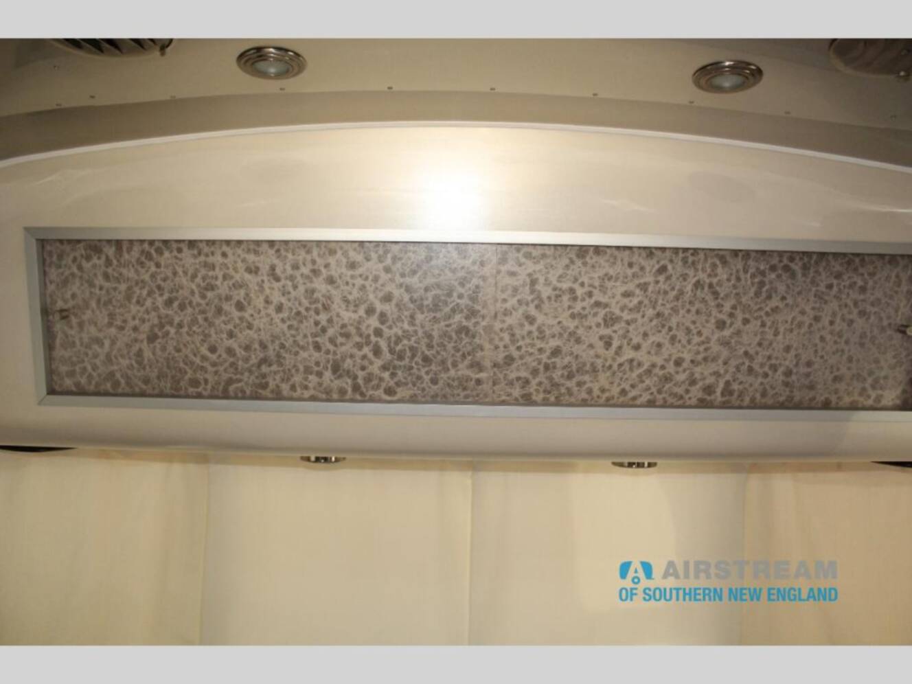 A photo of this 2016 Airstream International Serenity International serenity 25 fbq