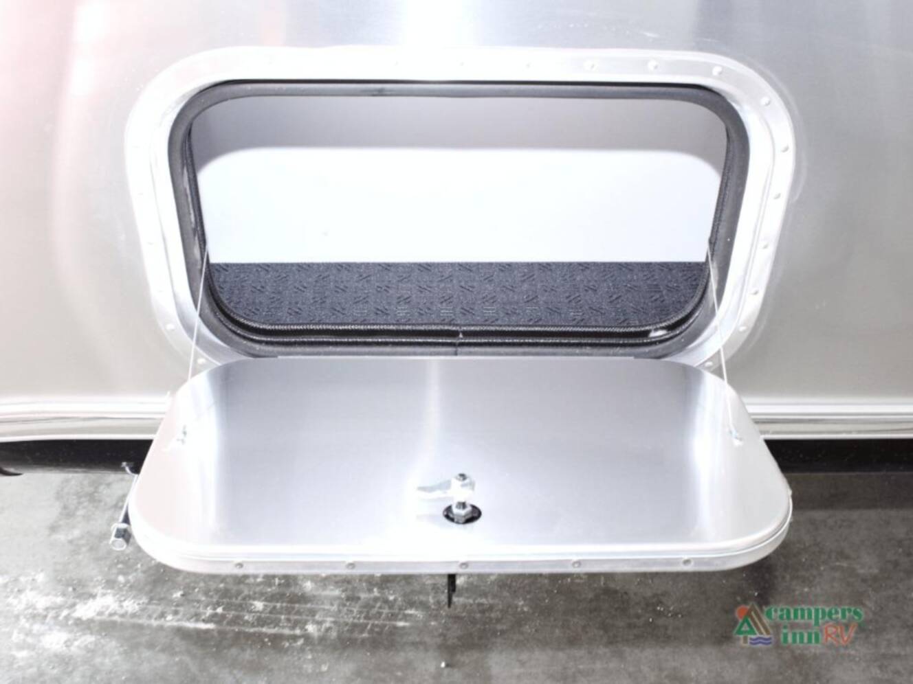 A photo of this 2026 Airstream Globetrotter 25FBT