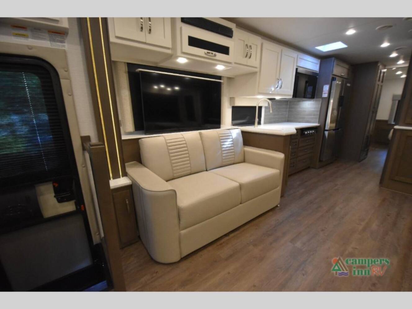A photo of this 2025 Newmar Bay Star 3626