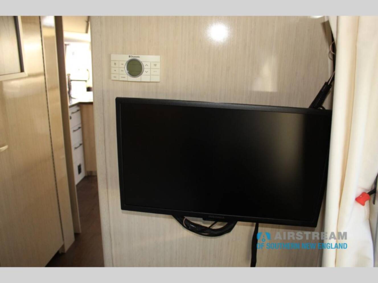 A photo of this 2016 Airstream International Serenity International serenity 25 fbq